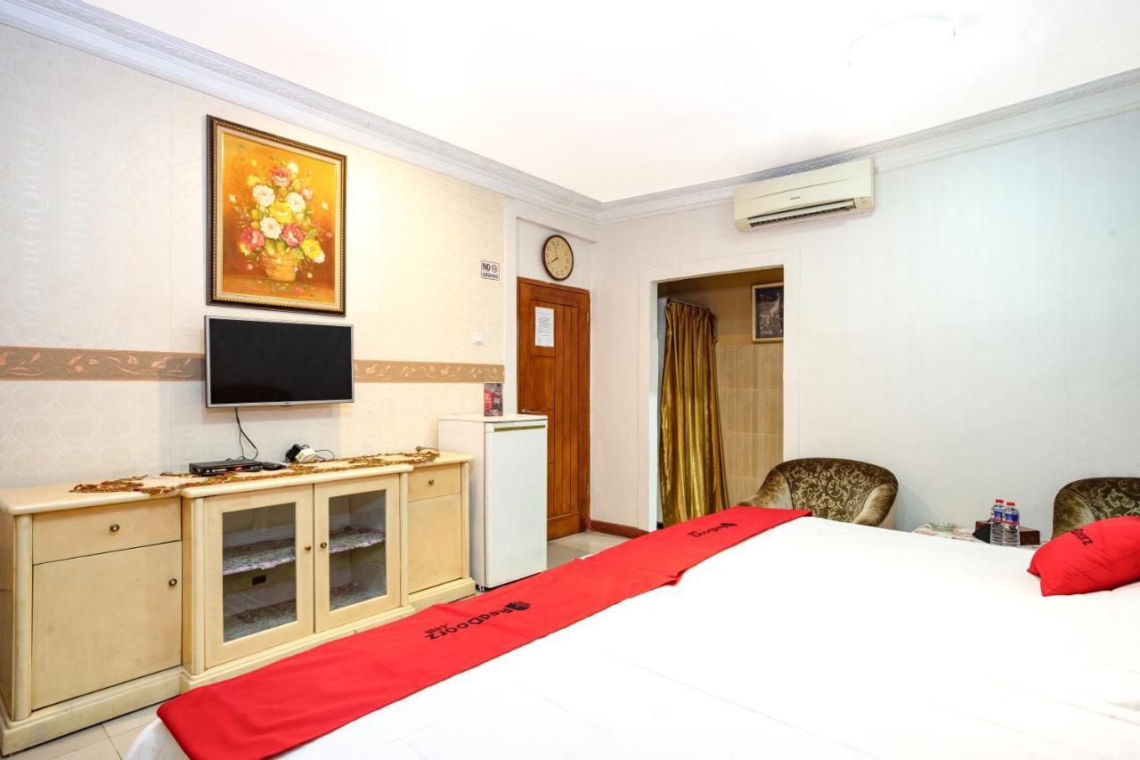 Reddoorz Near Rs Cikini Jakarta Exterior foto