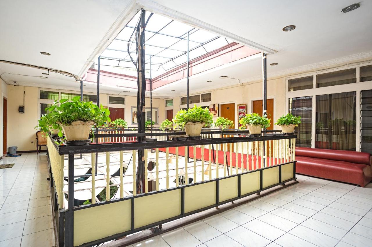 Reddoorz Near Rs Cikini Jakarta Exterior foto